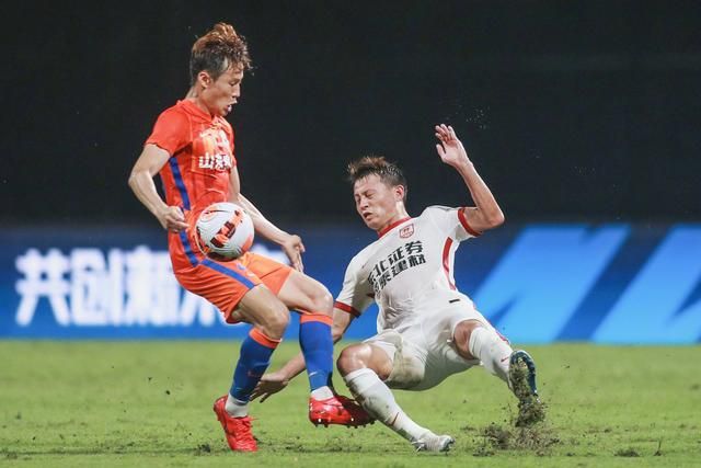 演唱会呈现的是人生;自传，而电影则是400万演唱会观众的;自传